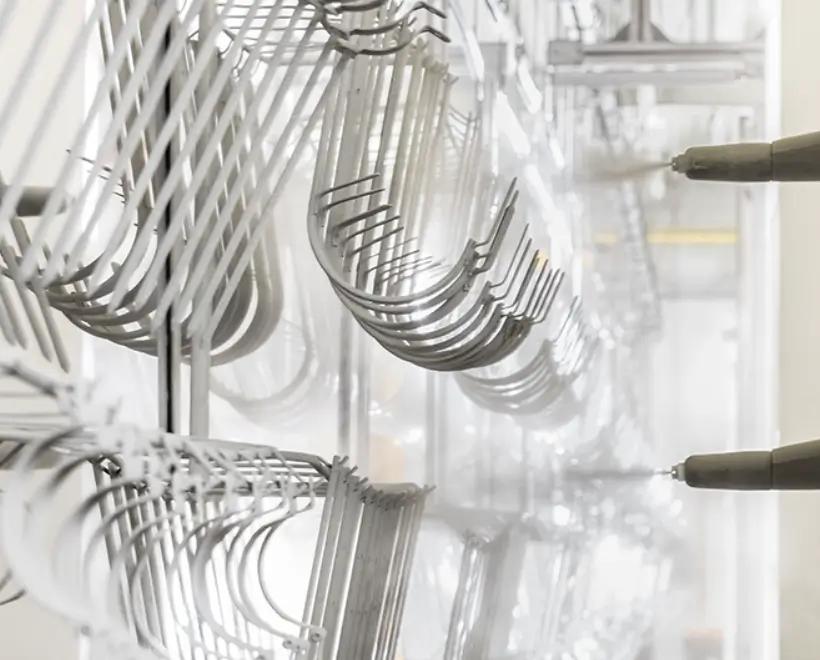 Slika - Proces farbanja metala po narudžbi