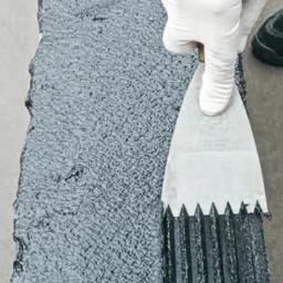 ENKE crni plastični diht i lepak na bazi bitumena  - Intenzivno crna  -  Slika 3